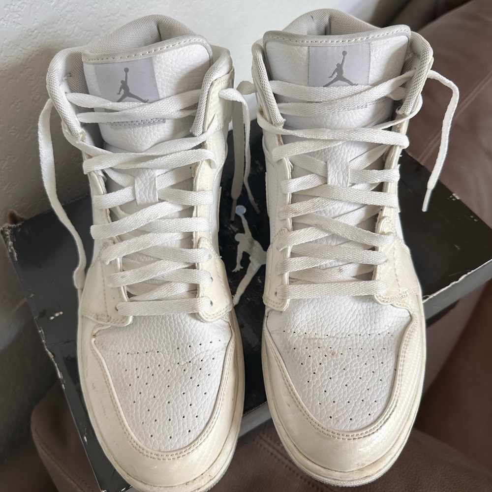 RARE Air Jordan 1 Phat High-Top Sneakers in White and Wolf Grey-White